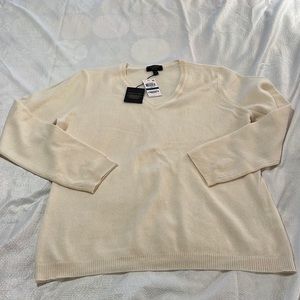 Cashmere V-neck ivory sweater XL